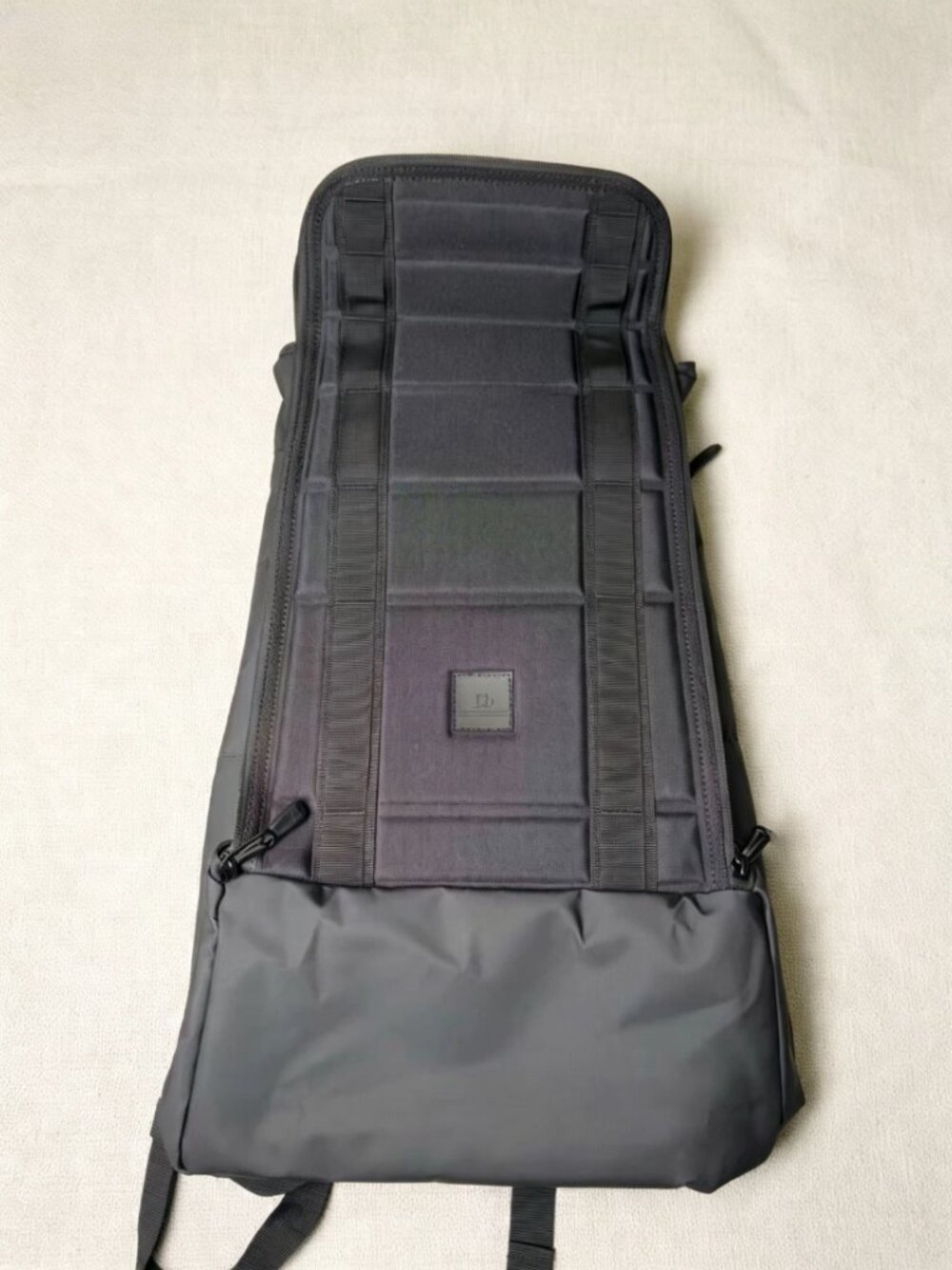 Db Journey The Hugger Black Backpack 30L